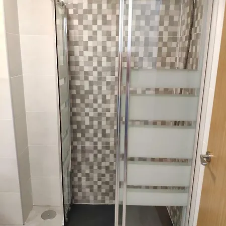 Relax And Enjoy In Brand New I Apartment