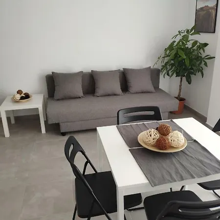 Relax And Enjoy In Brand New I Apartment